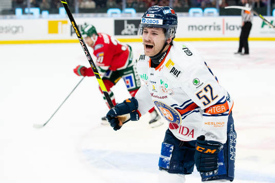 Växjös Arvid Lundberg grimaserar