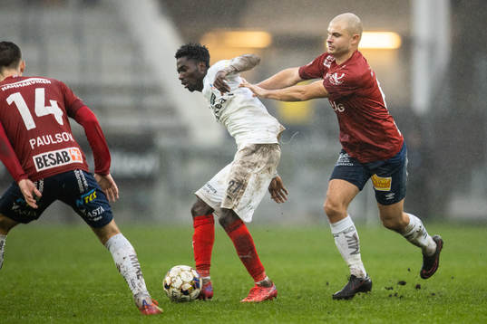 Helsingborgs Benjamin Acquah och Örgrytes Hannes Sahlin