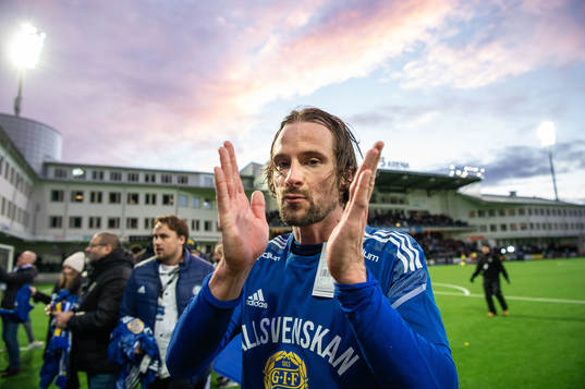 Sundsvalls Linus Hallenius jublar