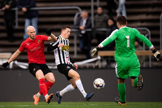 Landskronas Kevin Jensen oroar mot Vasalunds Zourab