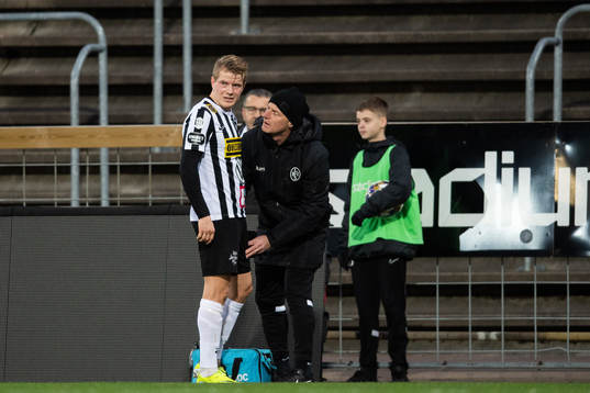 Landskronas Jacob Blixt har ont och tvingas till byte