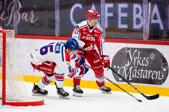 Oskarshamns Lukas Pilö och Timrås Robin Alvarez