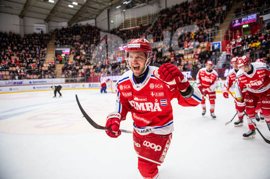 Timrås Jacob Blomqvist jublar
