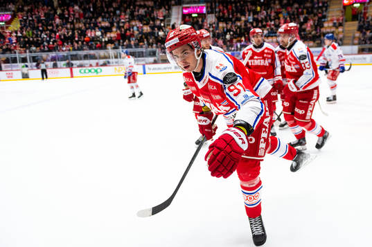 Timrås Viktor Lodin jublar