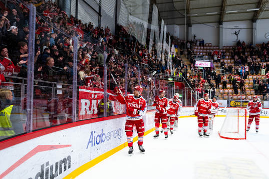 Timrås Jacob Blomqvist jublar