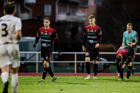 Trollhättans Alexander Almqvist och Richard Cindric deppar