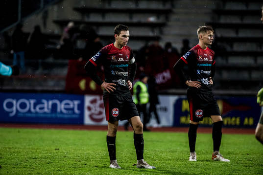Trollhättans Alen Kasumovic och Alexander Almqvist deppar