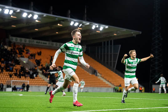 Västerås Dusan Jajic och Simon Gefvert jublar