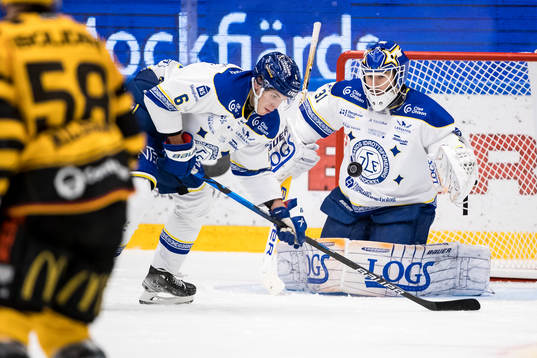 Leksands Alexander Lundqvist och Leksands målvakt Kasimir