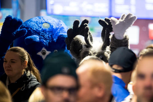 Liffe och Aske innan ishockeymatchen i SHL mellan Leksand