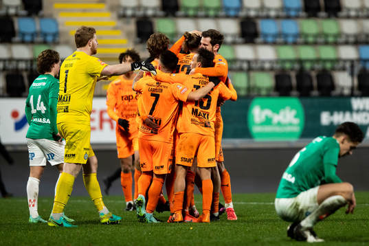 AFC Eskilstunas spelare jublar