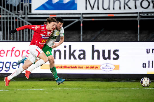 Degerfors Gustav Granath och Hammarbys Astrit Selmani