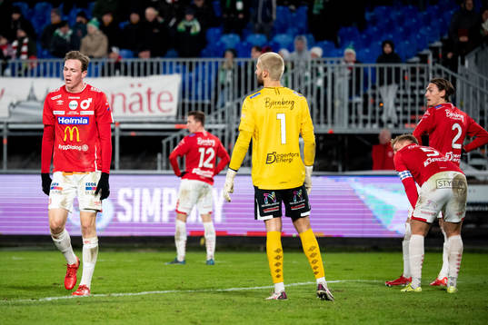 Degerfors Adam Carlén deppar