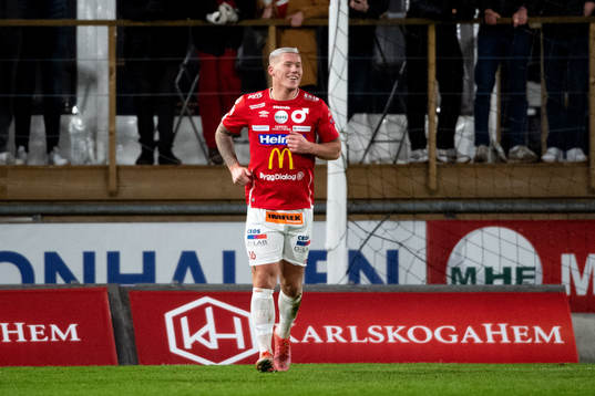 Degerfors Victor Edvardsen jublar