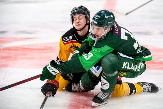 Luleås Pontus Andreasson och Färjestads Albert Johansson