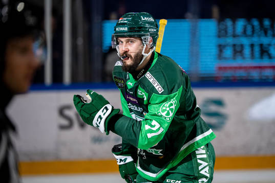 Färjestads Jesse Virtanen jublar