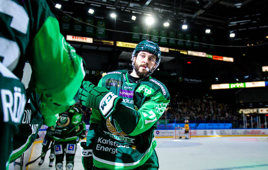 Färjestads Jesse Virtanen jublar