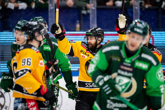 Luleås Jack Connolly jublar