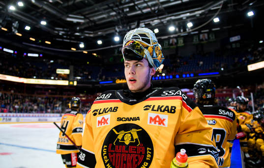 Luleås målvakt Jesper Wallstedt deppar