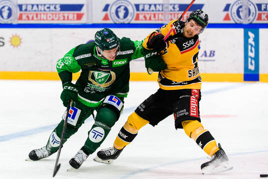 Färjestads Gustav Rydahl och Luleås Brendan Shinnimin