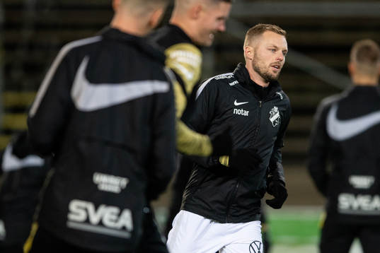 s Sebastian Larsson