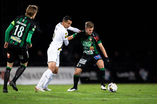 s Nabil Bahoui och Varbergs Albin Winbo