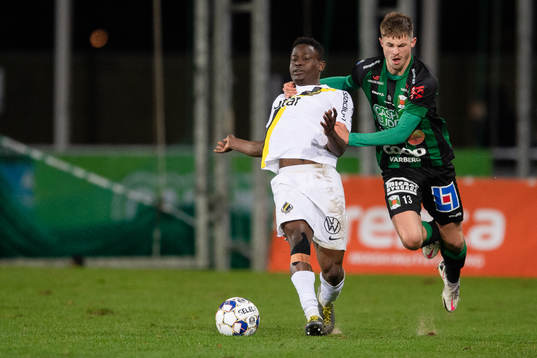 s Erick Otieno och Varbergs Oliver Alfonsi