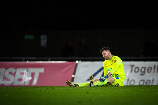 Varbergs målvakt Stojan Lukic har ont