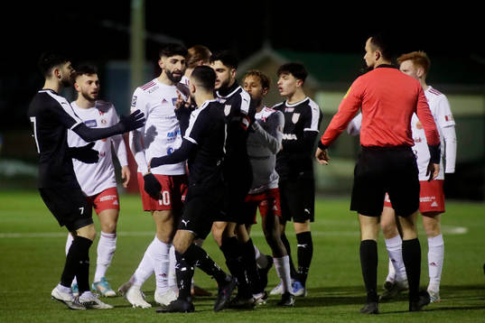 Hudiksvall Cihan Sener och Assyriska Gabriel Aphrem i