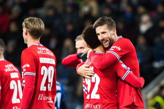 IFK Göteborgs Tobias Sana och Mattias Bjärsmyr jublar