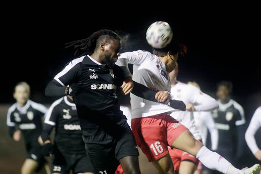 Assyriska Alai Sosseh och Hudiksvall Lukas Bergqvist