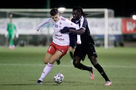 Assyriska Alai Sosseh och Hudiksvall Oscar Wallin