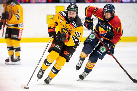 Luleås Viivi Vainikka och Djurgårdens Hannah Miller