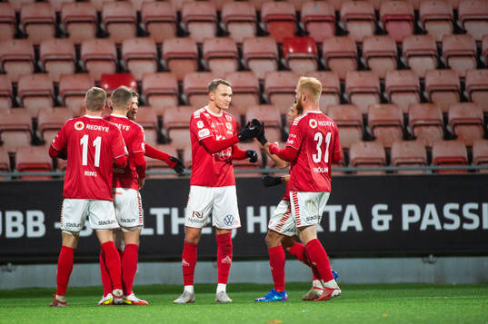 Kalmars spelare jublar