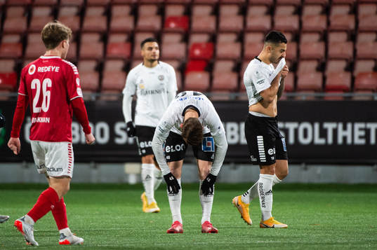 Örebros Noel Milleskog och Jiloan Mohamed Hamad deppar