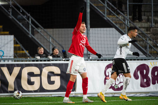 Kalmars Piotr Johansson och Örebros Ahmed Yasin