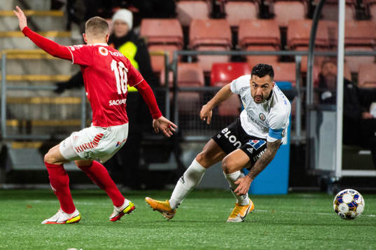 Kalmars Filip Sachpekidis och Örebros Jiloan Hamad