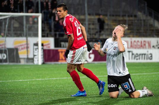 Kalmars Romario Pereira Sipiao och Örebros David Seger