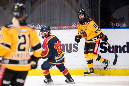Luleås Petra Nieminen jublar