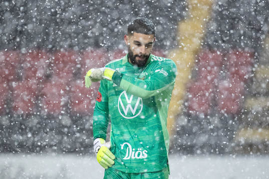Östersunds målvakt Sixten Mohlin deppar