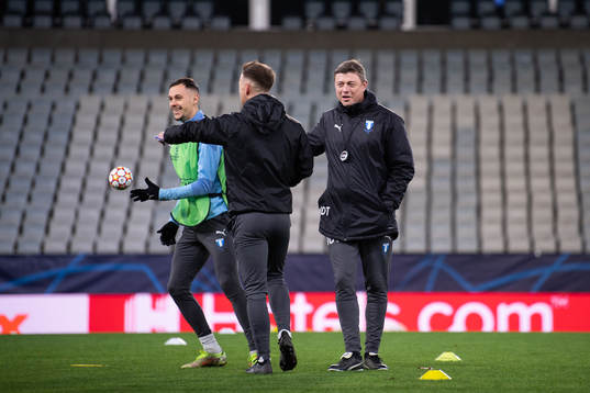 Veljko Birmancevic and Jon Dahl Tomasson, head coach