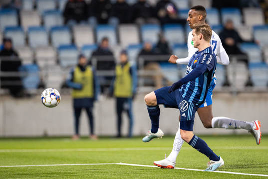 Djurgårdens Hampus Finndell och IFK Norrköpings Theo Rask