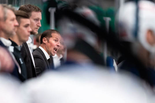 Cam Abbott, head coach of Rögle reacts