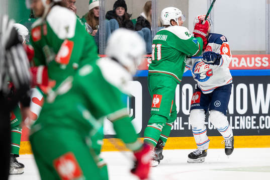 Mattias Sjögren of Rögle and Dario Trutmann of Zurich