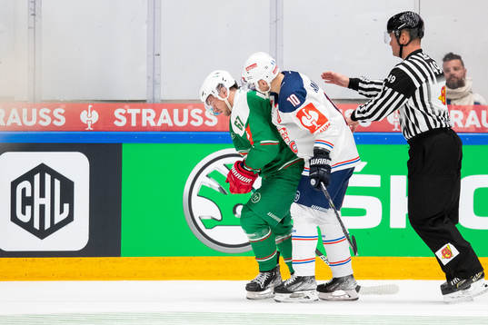 Leon Bristedt of Rögle and Sven Andrighetto of Zurich