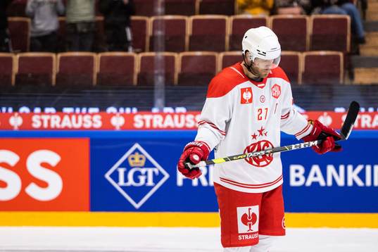 Thomas Hundertpfund of Klagenfurt looks dejected