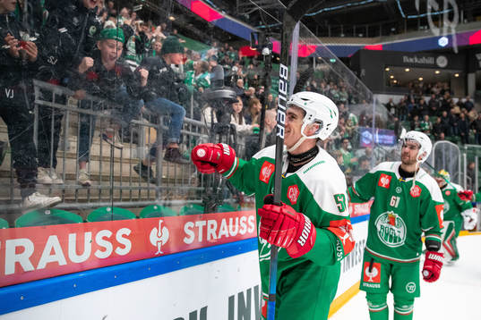 Ryan McKiernan of Rögle celebrates