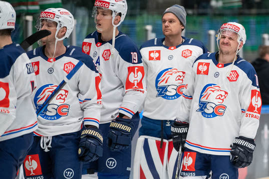 Sven Andrighetto of Zurich looks dejected