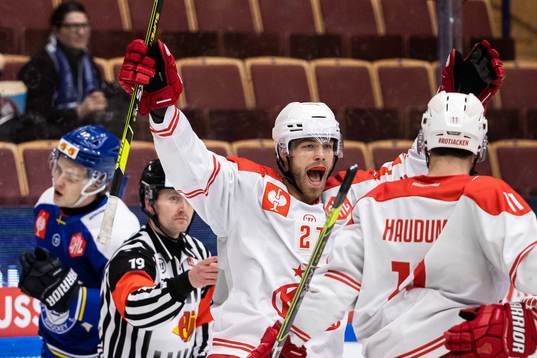 Thomas Hundertpfund of Klagenfurt celebrates