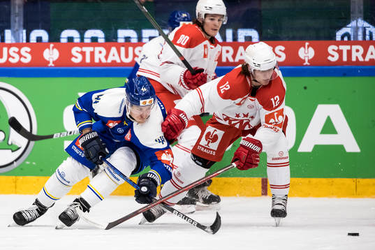 Leksands Carter Ashton and Klagenfurts David Maier